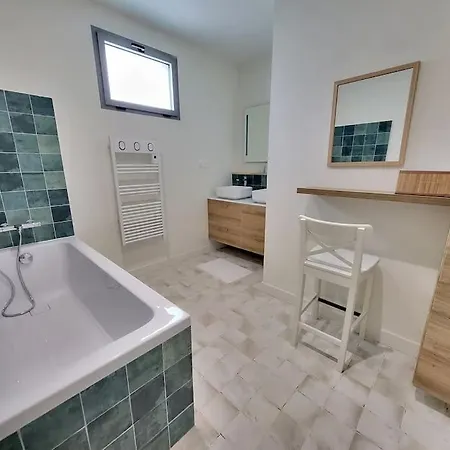 4 Avec Piscine Chauffee Вилла *